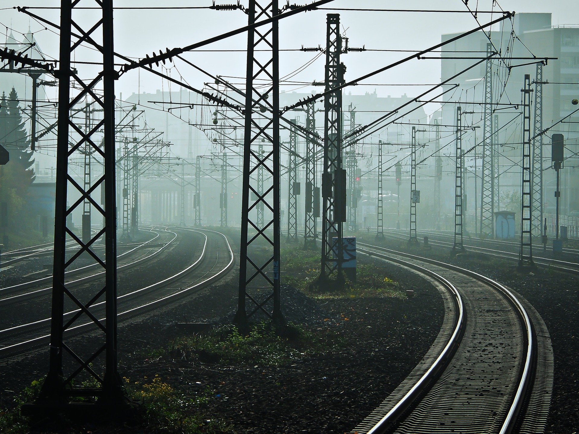 Derby workers with asbestos poisoning die from COVID-19